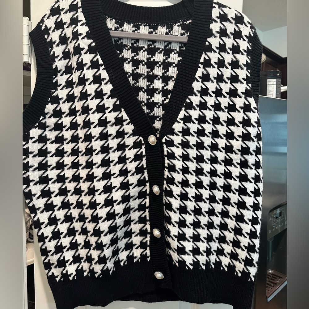 Amazon oversized houndstooth sweater vest